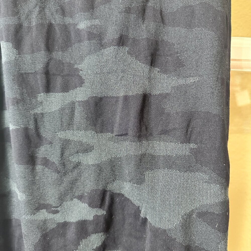 ATHLETA Camo Camouflage Black Grey Racerback Tank Top Size Large - Picture 5 of 10